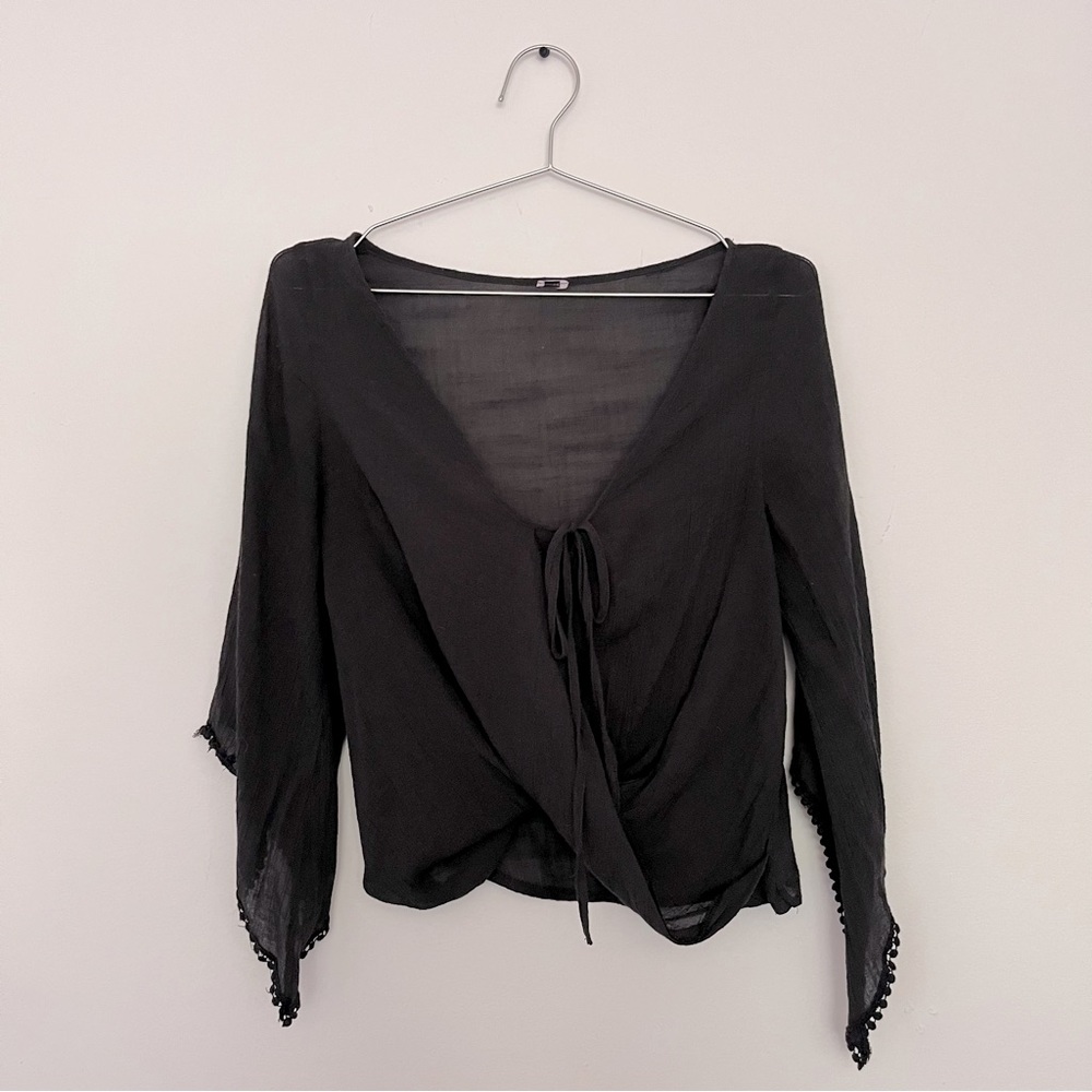 Flowy tie-up black top with lace sleeves